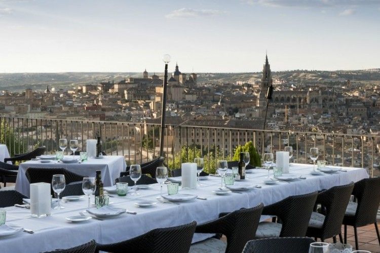 Vue depuis le rooftop d'un hôtel à Tolède près de Madrid