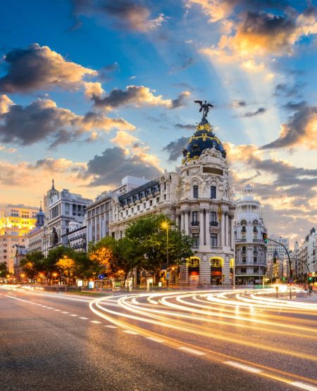 La magnifique Gran Via de Madrid, artère principale de la ville