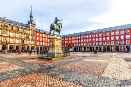 Plaza Mayor, place carrée emblématique de la capitale 
